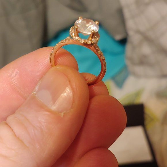 2.48cts Engagement Ring! Diamond Alternative; RARE 14k Rose Gold Ring, Round Cut - Picture 8 of 15